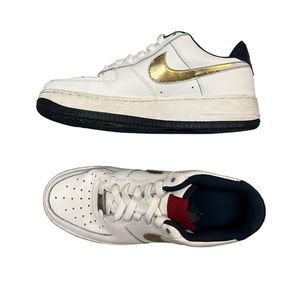 Nike Women's White and Gold Athletic Shoes